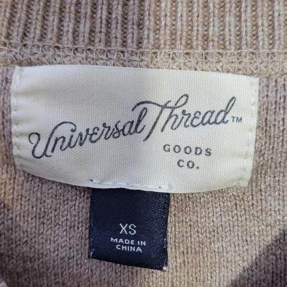 Universal Thread Sweater Size XSmall - Picture 3 of 4